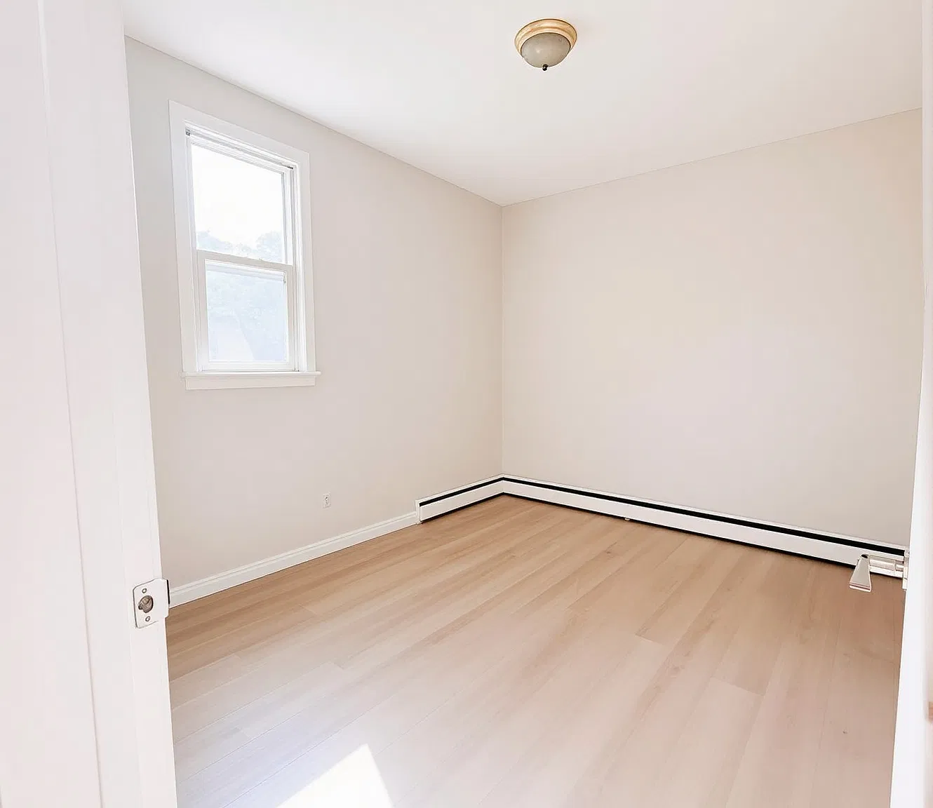 2 bed, $1,600 — Photo 3