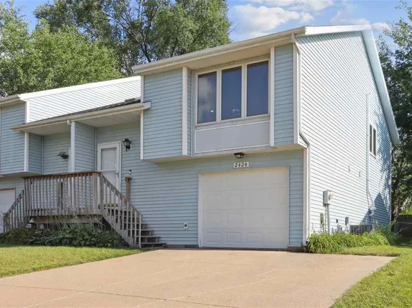 2424 10th St, Coralville, IA 52241