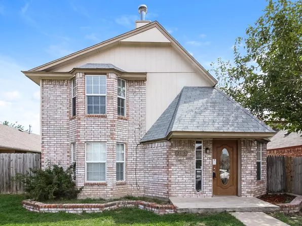 2110 Westmore Dr, Moore, OK 73170