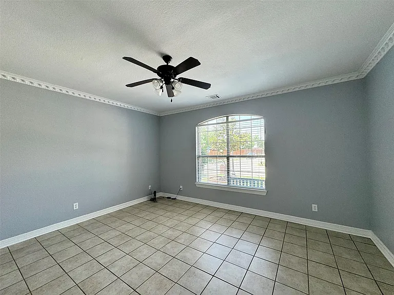 4405 Brighton Dr — Photo 10