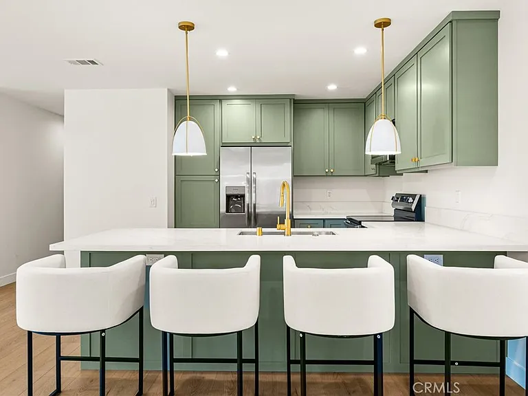 11920 Laurel Ave #A — Photo 3