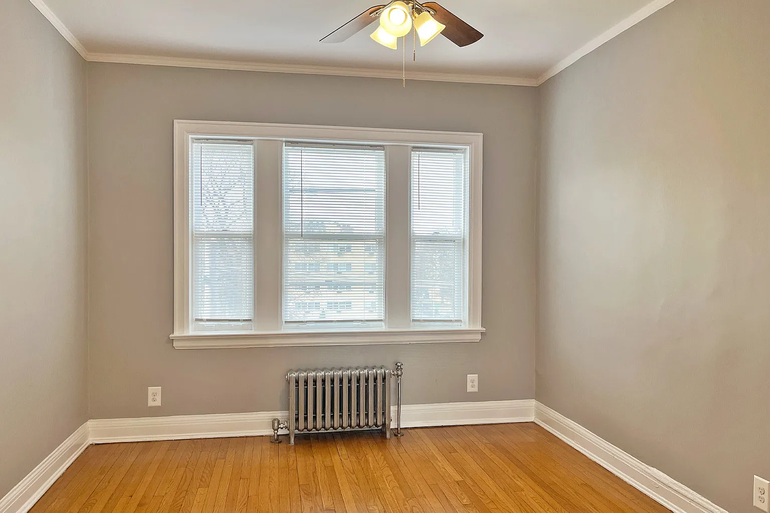 173-181 N. Grove Ave. — Photo 4
