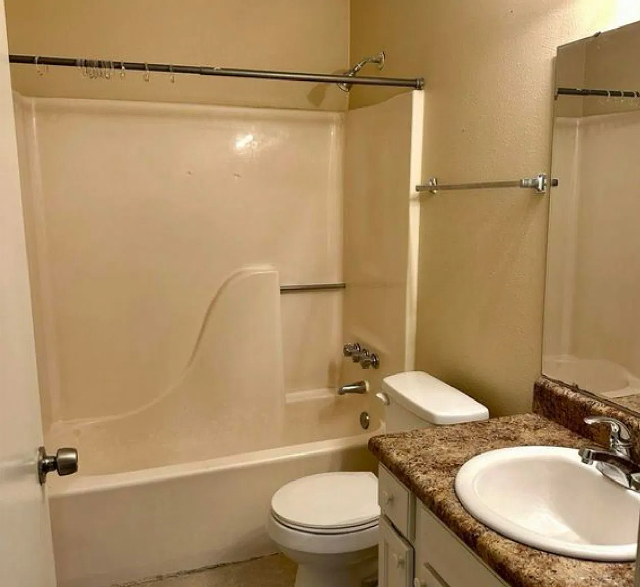 467 Stara Cir — Photo 4