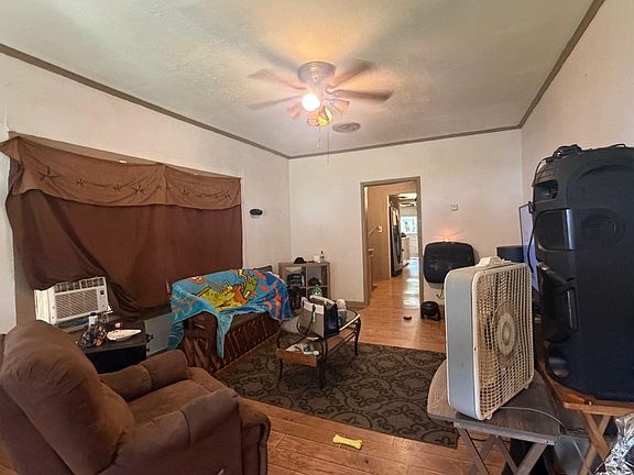 5th image of 2134 Fredonia St