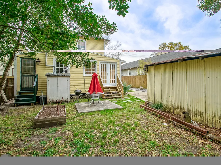 Rear Yard.