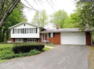 11196 Fowlers Mill Rd, Chardon, OH 44024