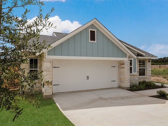 4th image of 1308 Low Branch Ln