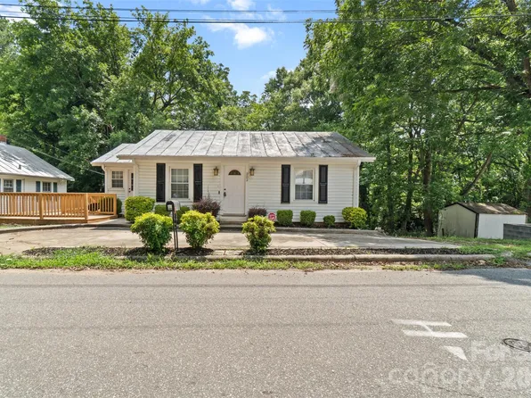 202 E Hargrave St, Wadesboro, NC 28170