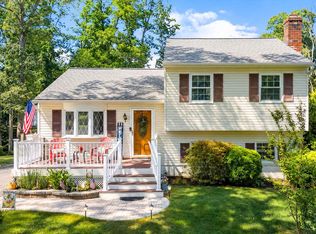 646 Cedar Dr, Pasadena, MD 21122