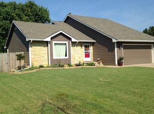 4405 N Edgemoor Dr, Wichita, KS 67220