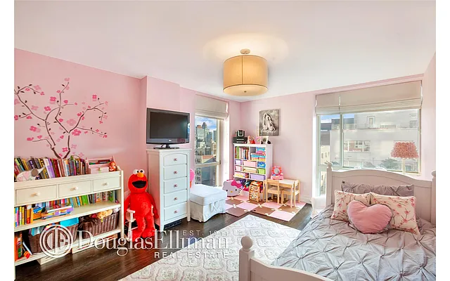 Sold by Douglas Elliman | media 23