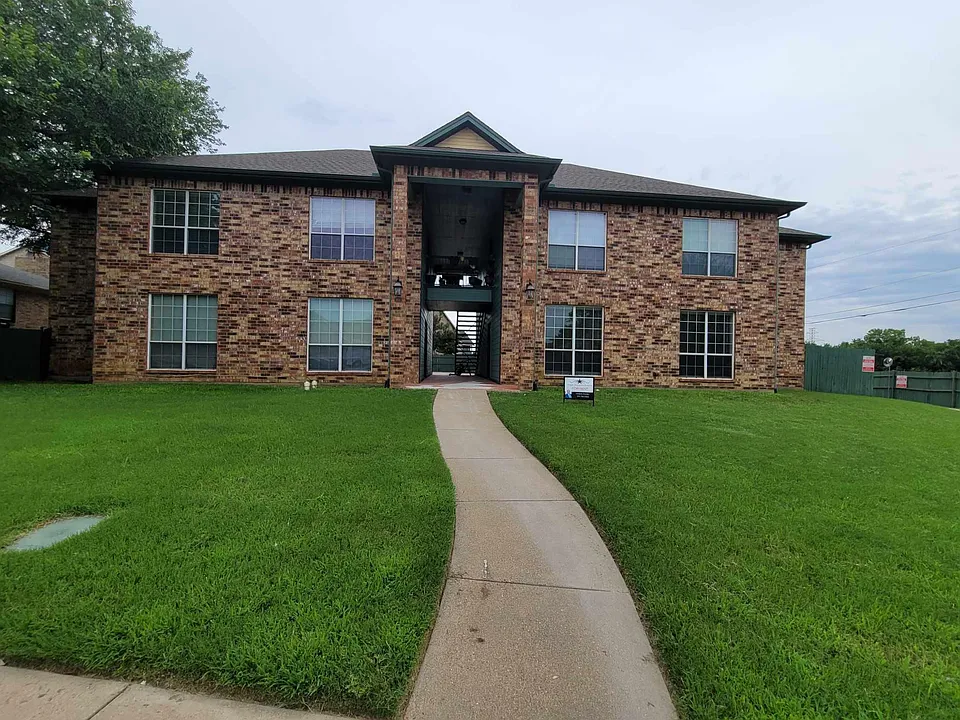 815 Betty Ct #B