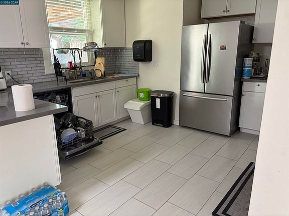 2nd image of 35 Lois Ave
