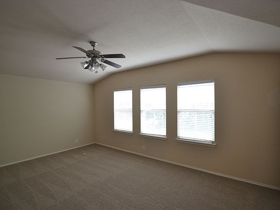 3rd image of 409 Riverine Way