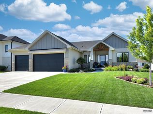 17014 Isabella St, Bennington, NE 68007