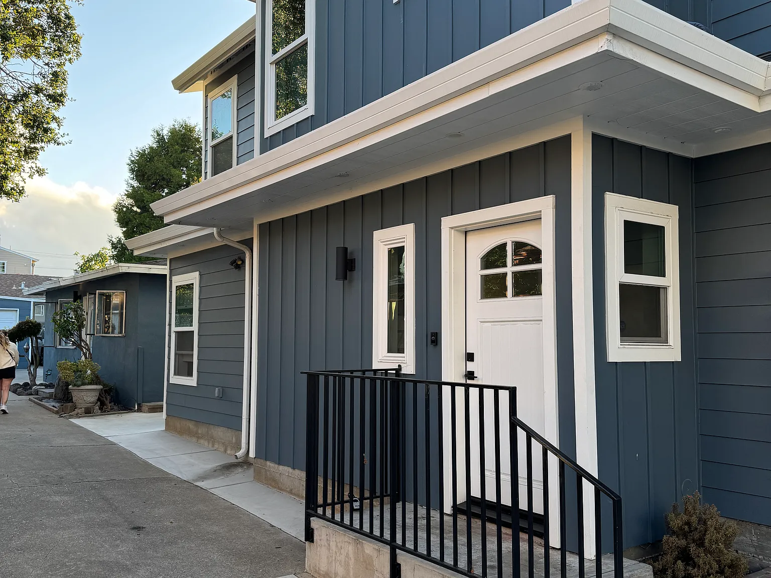 2 bed, $3,800 — Photo 1