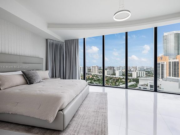 5th image of 5305-18555 Collins Ave #5305