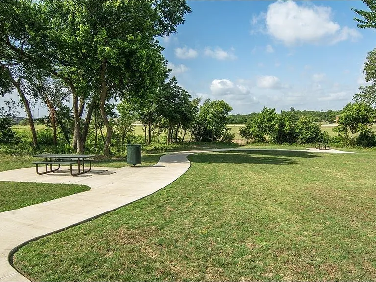 1812 Diamond Lake Trl — Photo 30