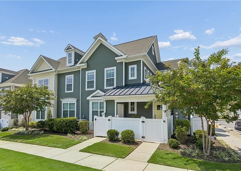 1st image of 210 Promenade Ln