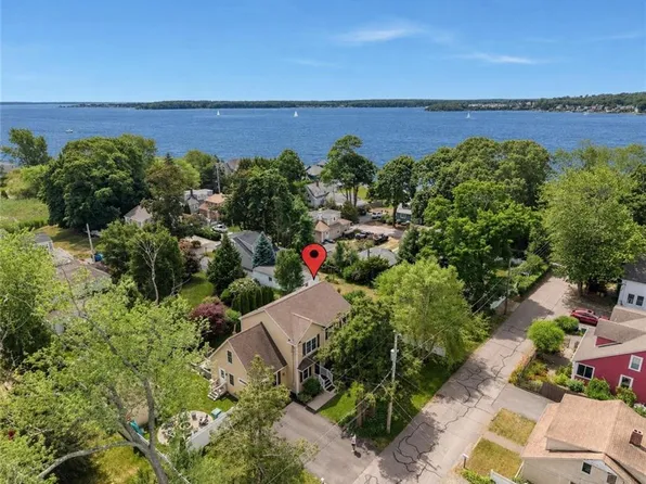 80 Preston Dr, Warwick, RI 02886
