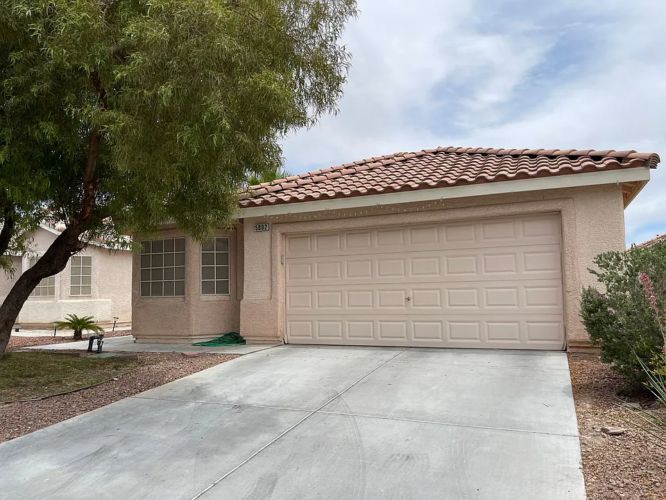 5002 Drifting Pebble St