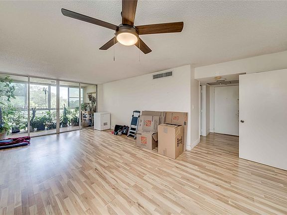 4th image of 9430 Tangerine Pl APT 301