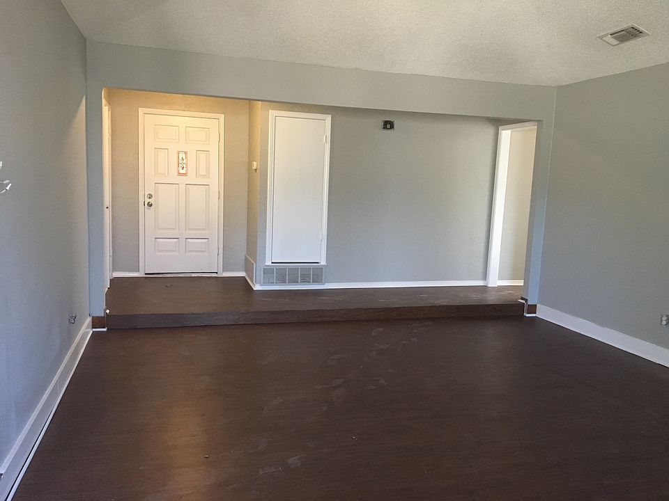 1st image of 5613 Stone Dr