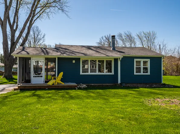 1517 Pheasant Ave, Twin Lakes, WI 53181