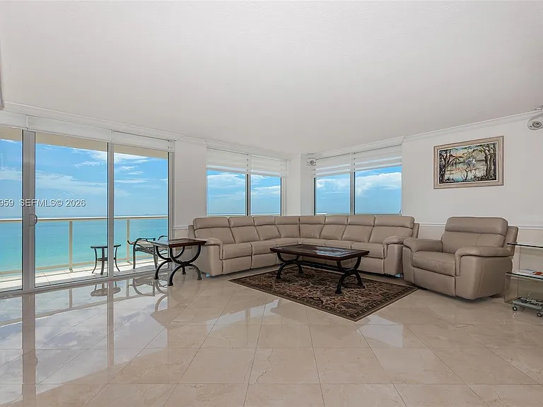 8855 Collins Ave #8J — Photo 2