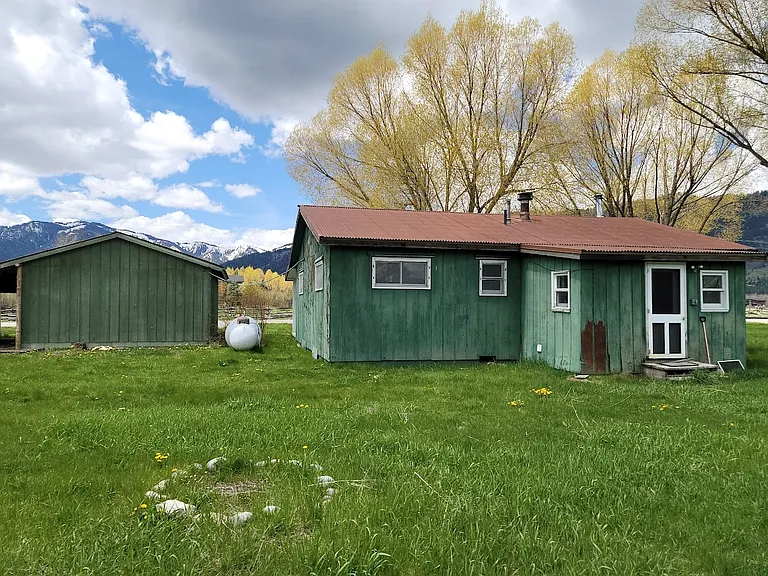 980 Wenzel Ln — Photo 17