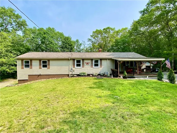 562 Buck Hill Rd, Pascoag, RI 02859