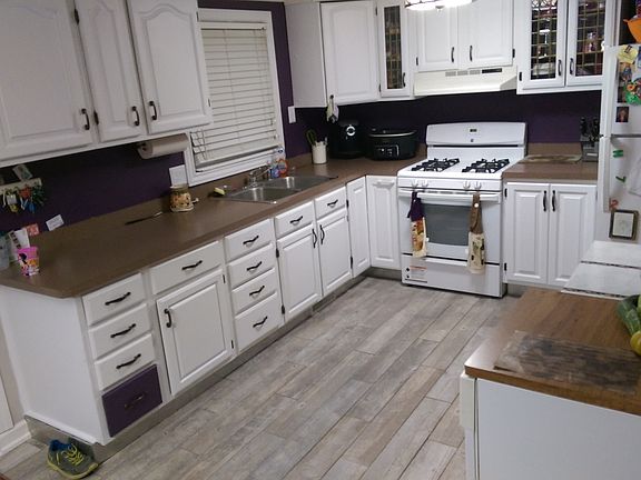 4th image of 9817 Belden Dr