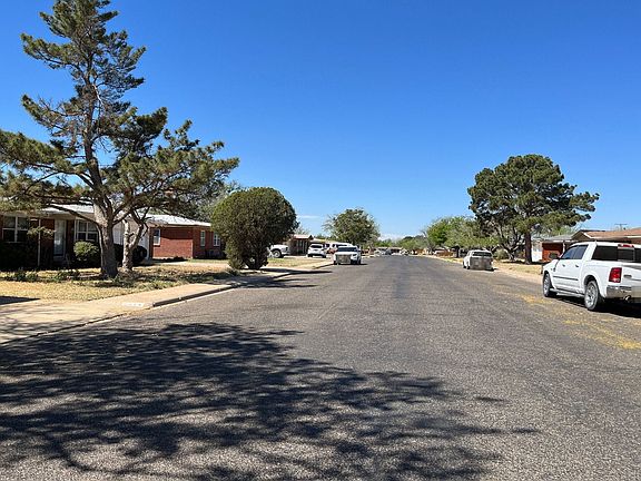 5th image of 1214 Douglas Dr