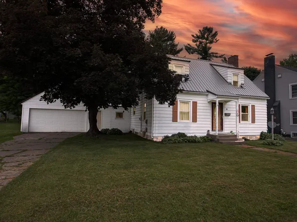 66 Torrey St, Clintonville, WI 54929