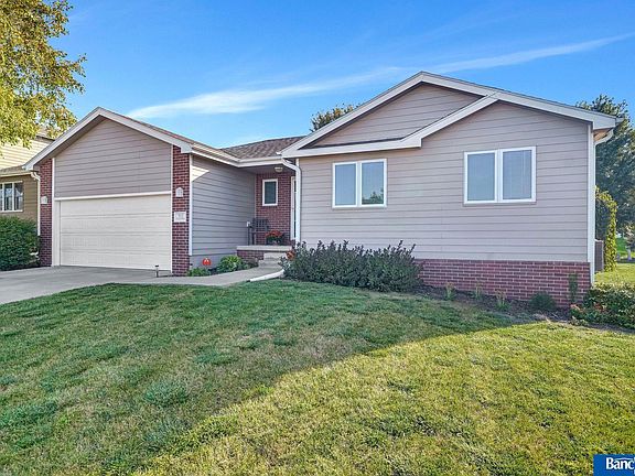 2nd image of 913 Birchwood Dr