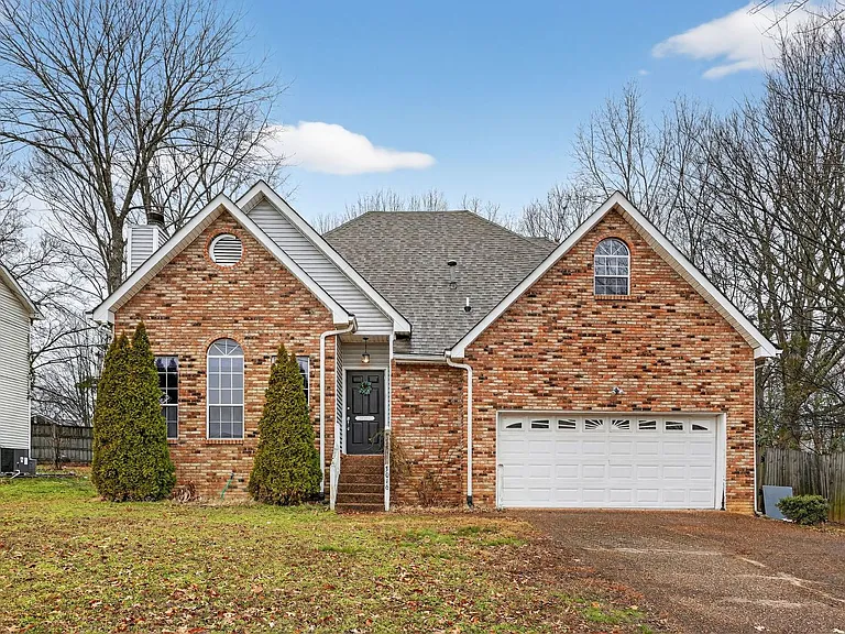 3016 Brantley Dr — Photo 1