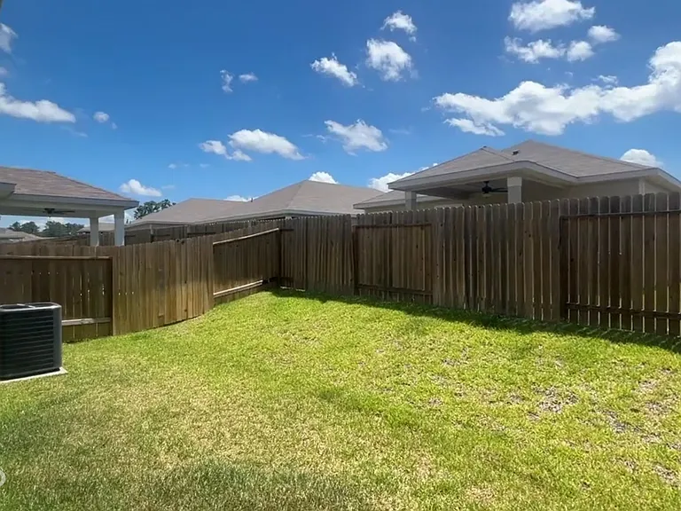 15438 Maple Terrace Dr — Photo 4
