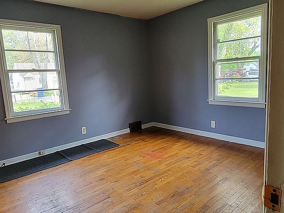 4th image of 1342 Agard Ave