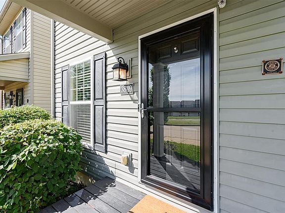 4th image of 3849 Boulevard Heights Ct
