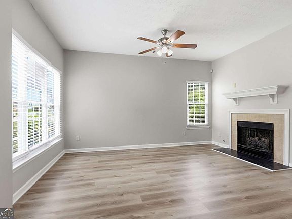 5th image of 2710 Park Ave