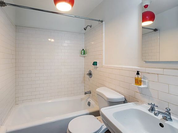 5th image of 5 Charles St APT 1R