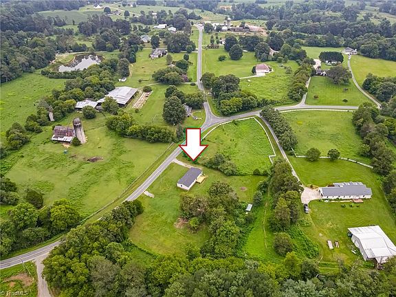 5th image of 2430 Simerson Rd