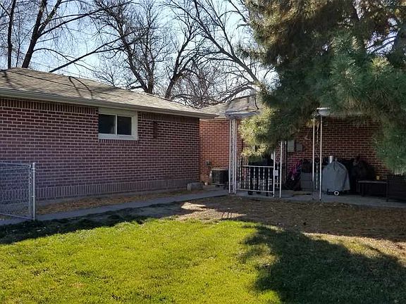 2nd image of 1511 W 1st St