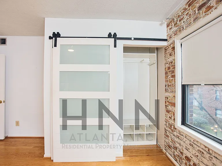 706 Argonne Ave NE #4 — Photo 8