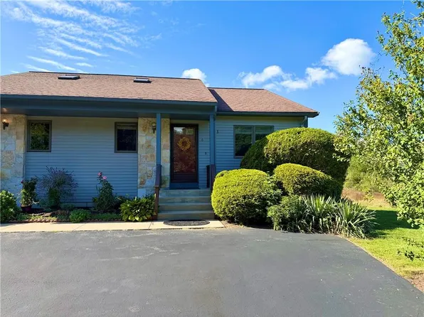 30 Acorn Ct APT G6, South Kingstown, RI 02879