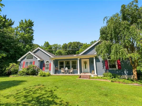 6609 Crown Ln, Zionsville, PA 18092