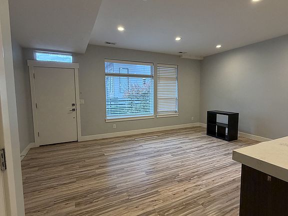 5th image of 767 N Marmalade Ln