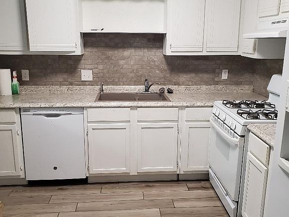 3rd image of 14275 S Hickory Pl E