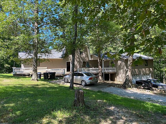 3rd image of 743 Timberline Dr