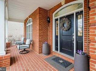 5872 Waterloo Bridge Cir, Haymarket, VA 20169
